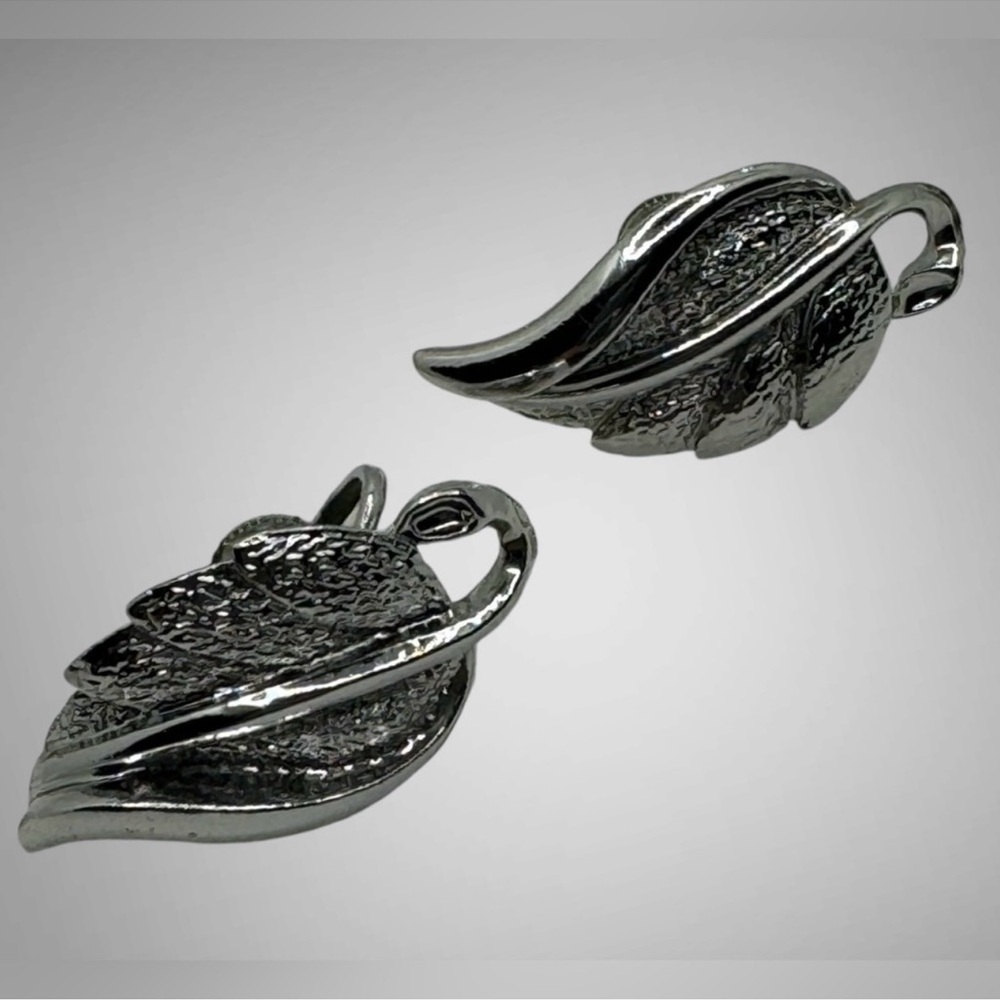 VINTAGE CORO LEAF EARRINGS